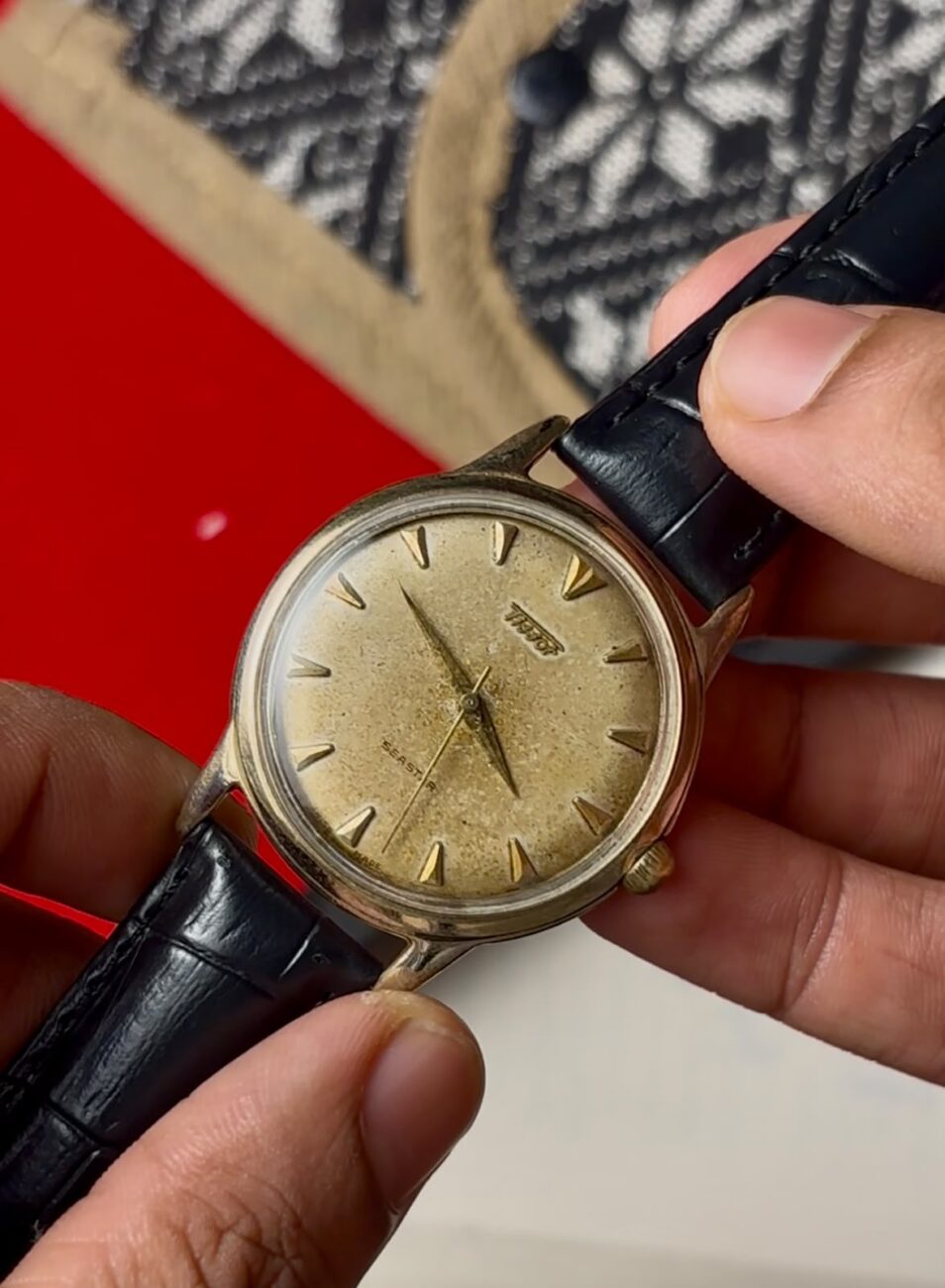 Rare 1st Gen Tissot Seastar 37mm – Tropical Dial & Claw Indices
